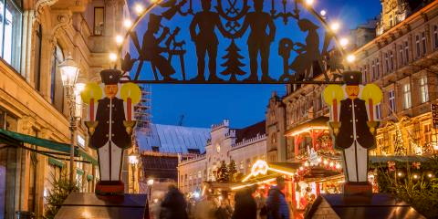 Titelbild für Freiberger Weihnachtsmarkt mit Bergparade im Fackelschein der Silberstadt