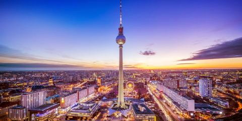 Titelbild für Lichtblick über Berlin – Berliner Fernsehturm am Abend